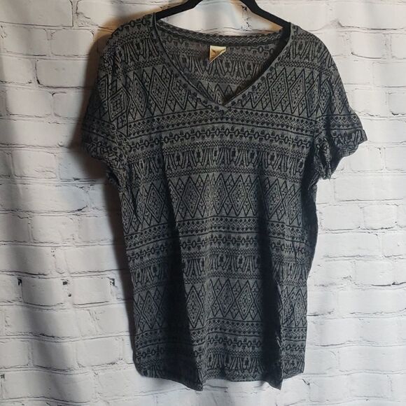 Faded Flory Top   - Picture 1 of 3